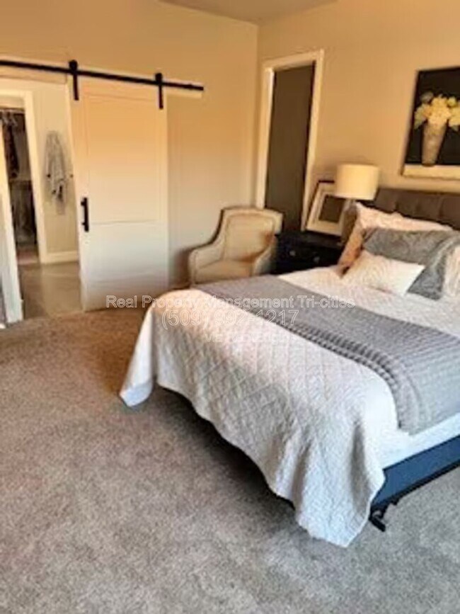 Foto del edificio - 2522 Morris Ave