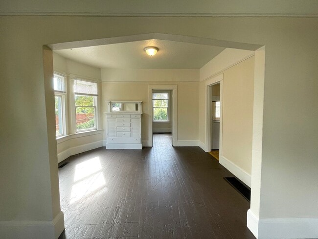 Building Photo - 4507 N Gantenbein Ave