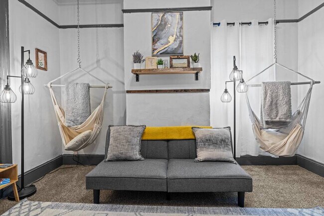 Building Photo - 2906 Chestnut St