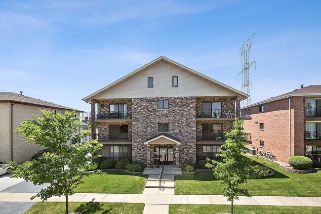 Foto del edificio - 16824 82nd Ave Unit 2S