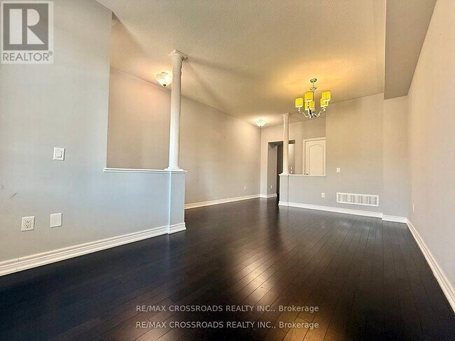 Photo du bâtiment - 205 Laker Ct