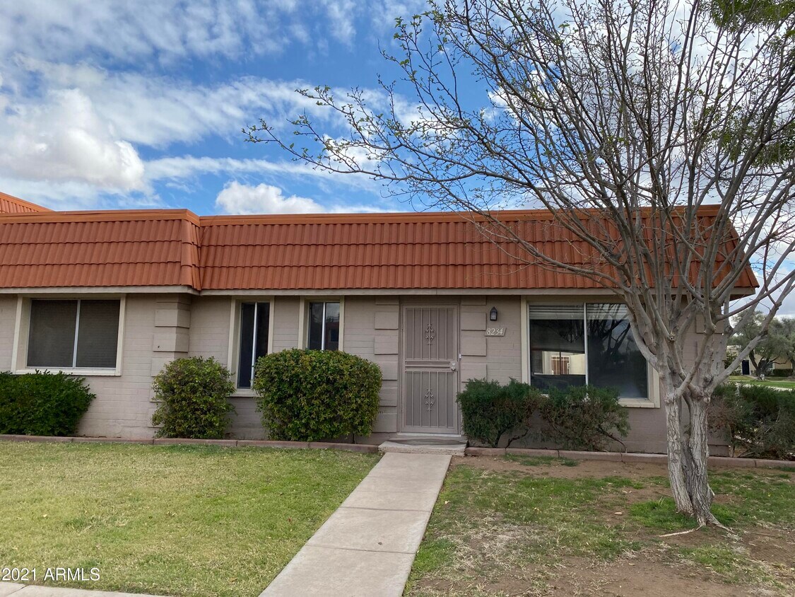 8234 E Orange Blossom Ln, Scottsdale, AZ 85250 Townhome Rentals in
