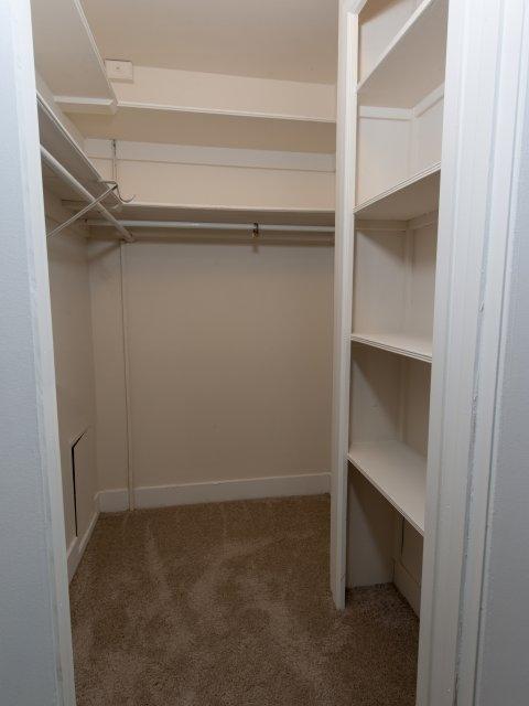 Building Photo - 199 E Chestnut St