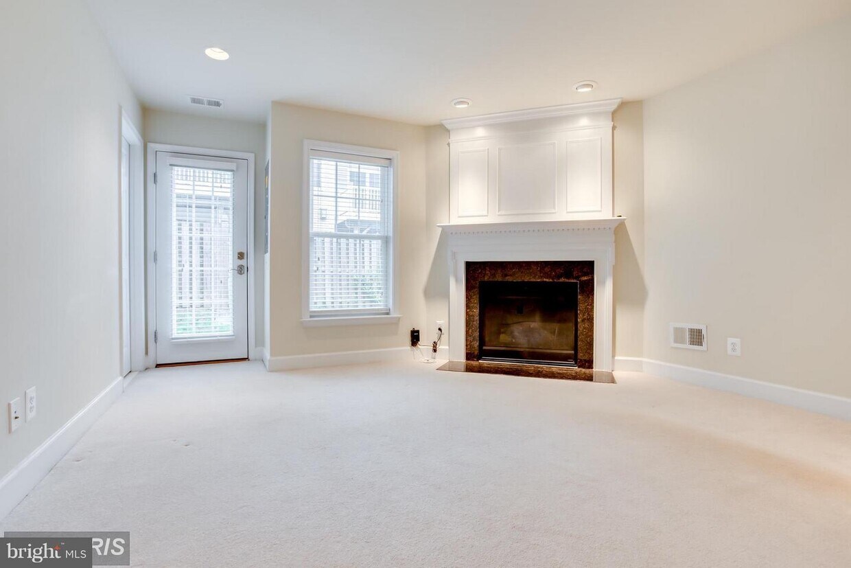 Foto principal - 2159 Oberlin Dr