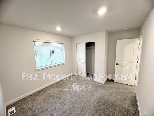 Foto del edificio - 8309 31st Pl NE