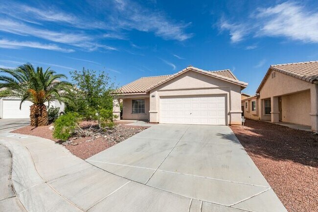 Foto del edificio - Gorgeous one story 3 bedroom 2 Bathroom Ho...