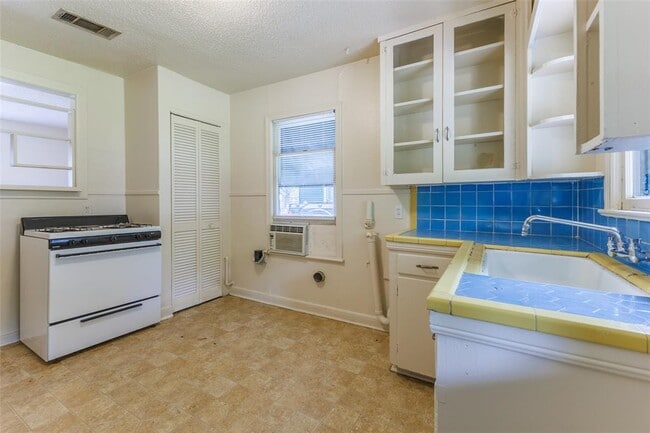 Foto del edificio - 1902 Pasadena Dr