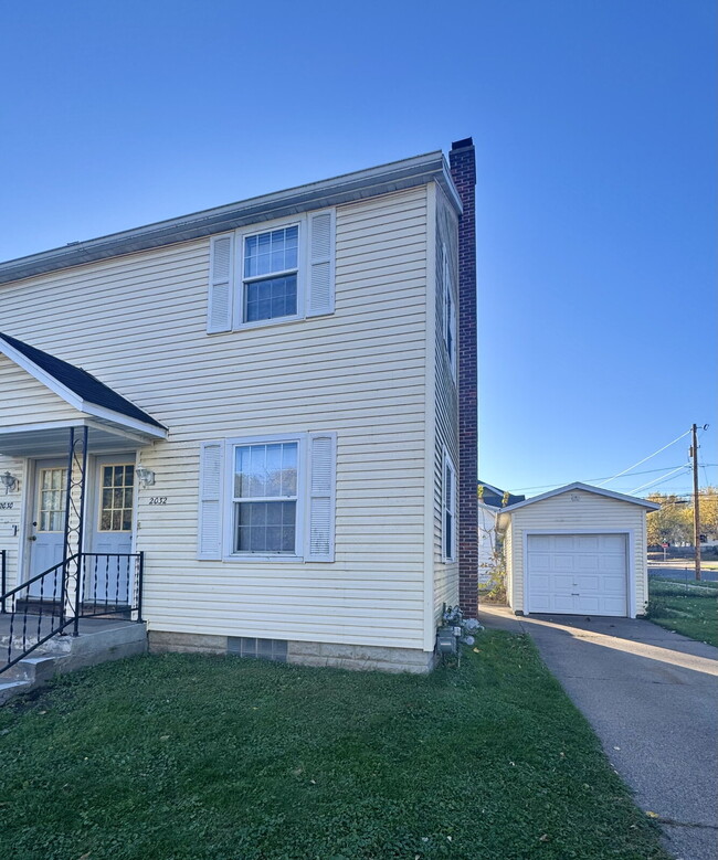 Foto del edificio - 2 Bedroom, 1 Bathroom Unit in 2nd Street D...