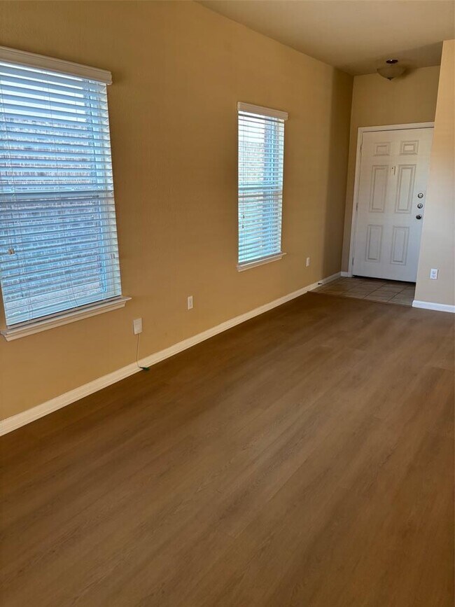 Building Photo - 1602 Atlas Rd