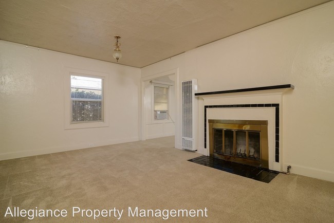 Building Photo - 2 br, 1 bath House - 2153 Portola Way