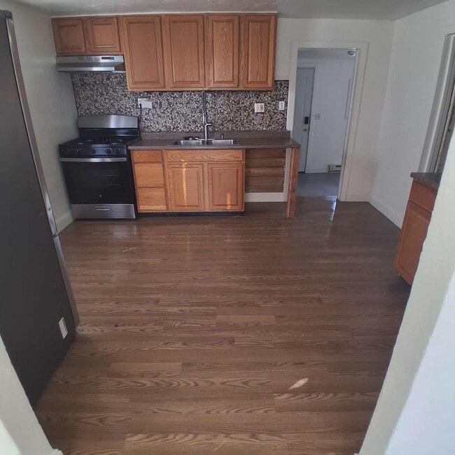 Building Photo - 919 Third St