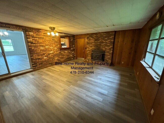 Foto del edificio - 1700 Winston Dr
