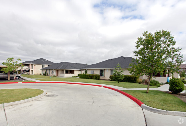 Building Photo - Quail Run Apartments