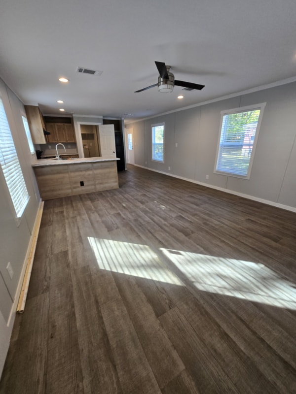 Building Photo - 3000 S 9th Ave