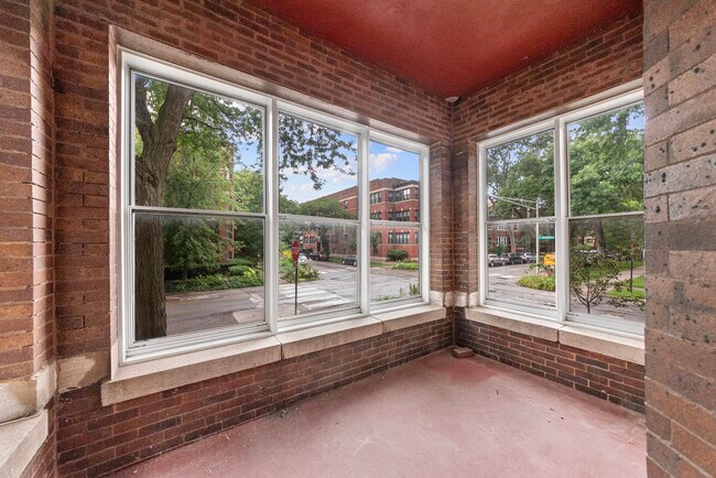 Foto del edificio - 1353 W Catalpa Ave