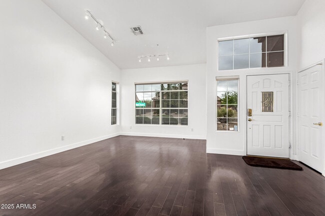 Building Photo - 11065 E White Feather Ln