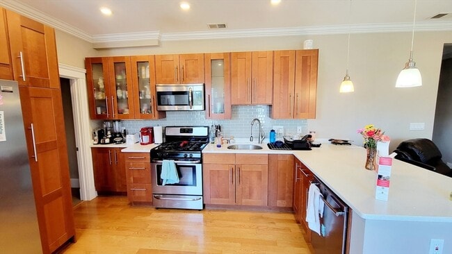 Photo - 54 Stanley Ave (Medford, MA) Apartment