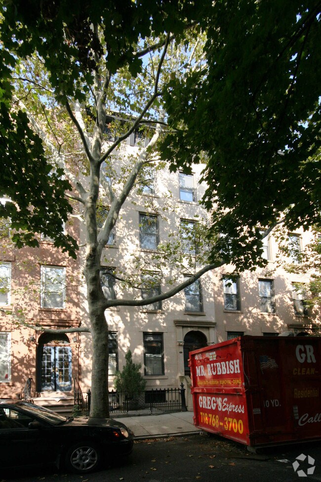 Building Photo - 659 Carroll St
