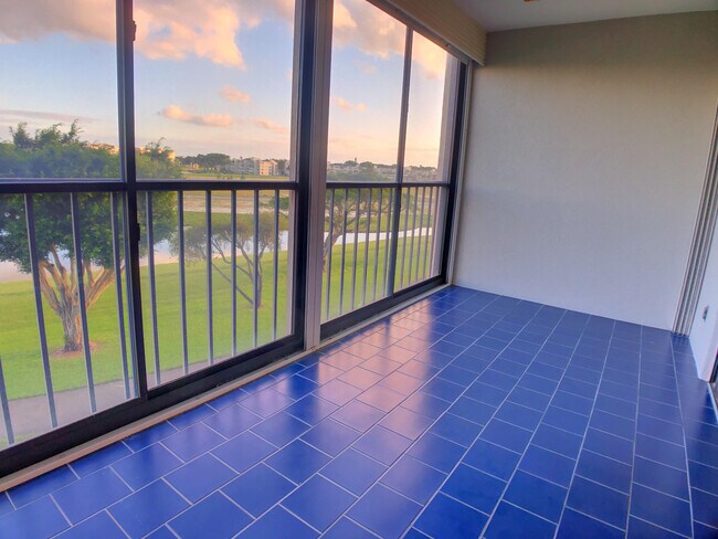 Foto del edificio - 7076 Huntington Ln