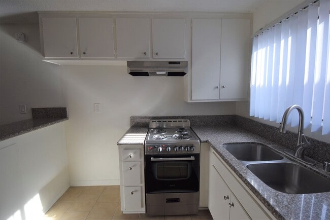 Foto del edificio - 5321 Agnes Ave