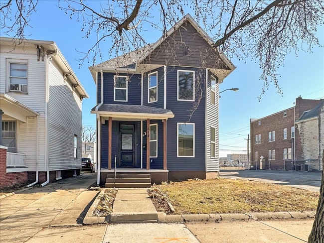 Building Photo - 612 N 5th St