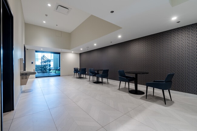 Building Photo - 1001 Rue Lucien-L'allier
