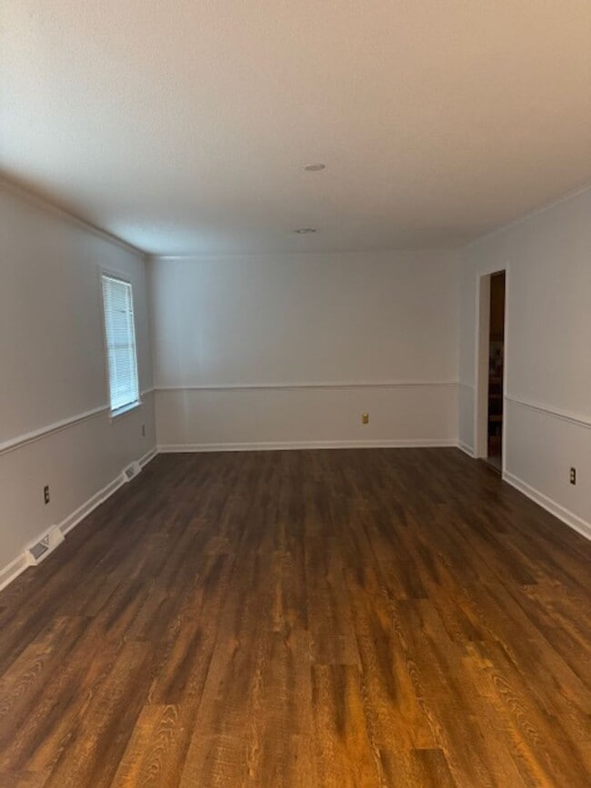 Building Photo - Long Leaf Acres