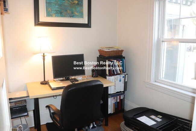 Foto del edificio - 8 Forest St