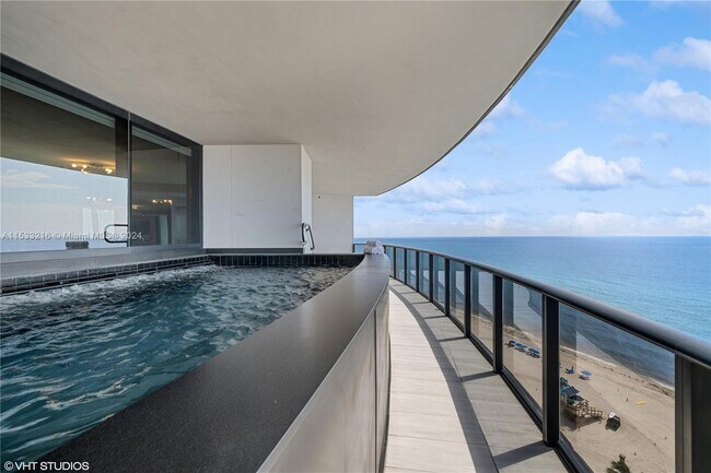 Foto del edificio - 18555 Collins Ave