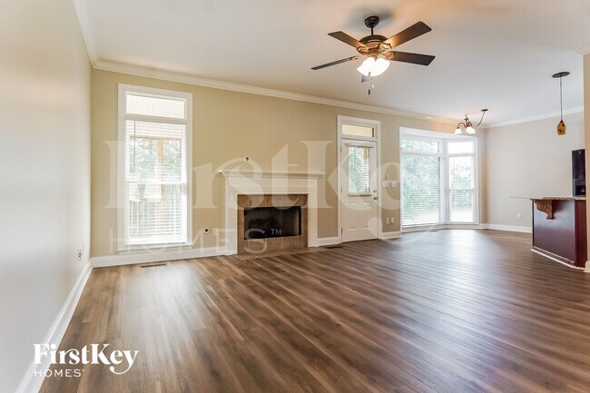 Foto del edificio - 2026 Laurel Lakes Ln