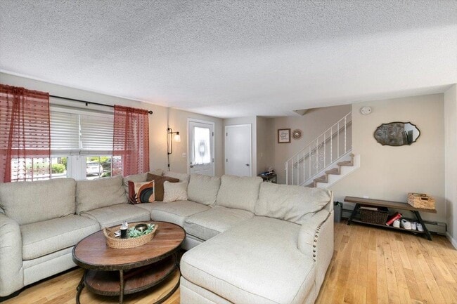 Building Photo - 114 Fieldstone Dr