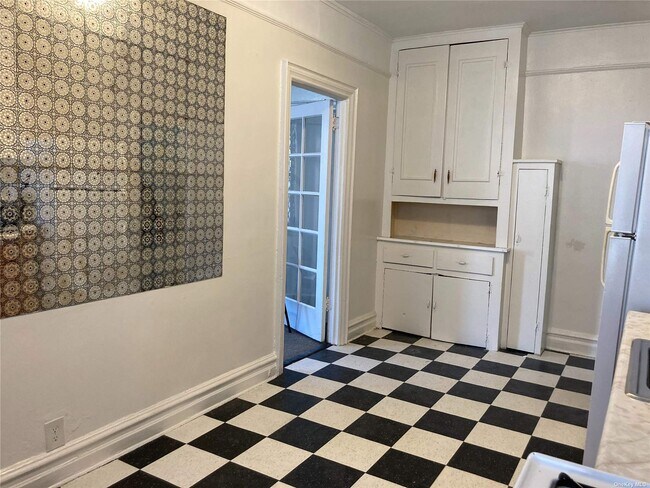 Building Photo - 158 Bradford St