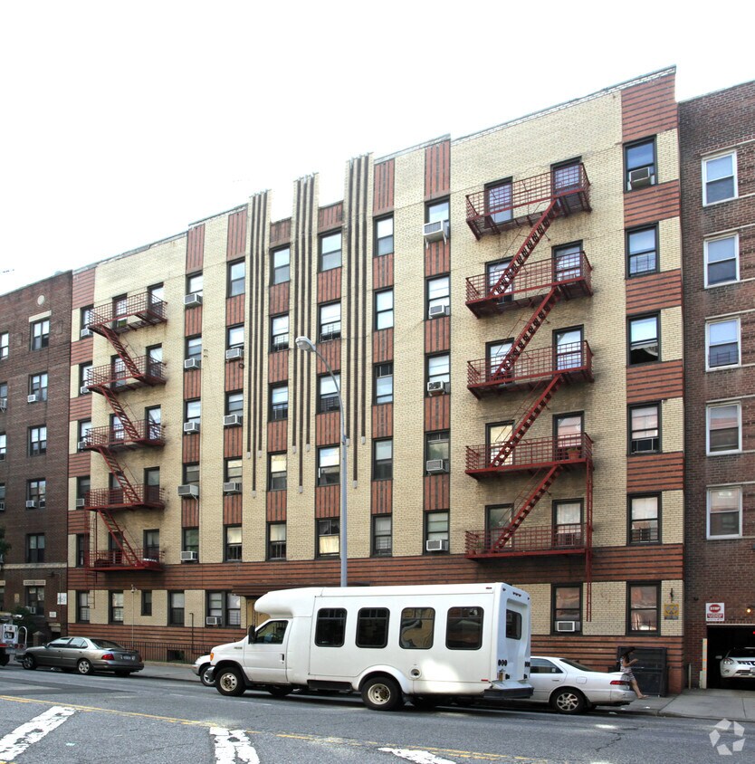 Building Photo - 2325 Ocean Ave