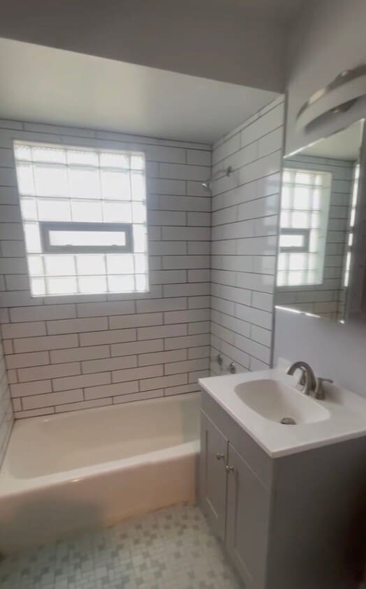 Building Photo - 2204 W 123rd St