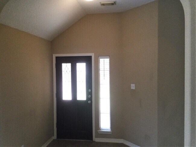 Building Photo - 214 Autumn Creek Ln