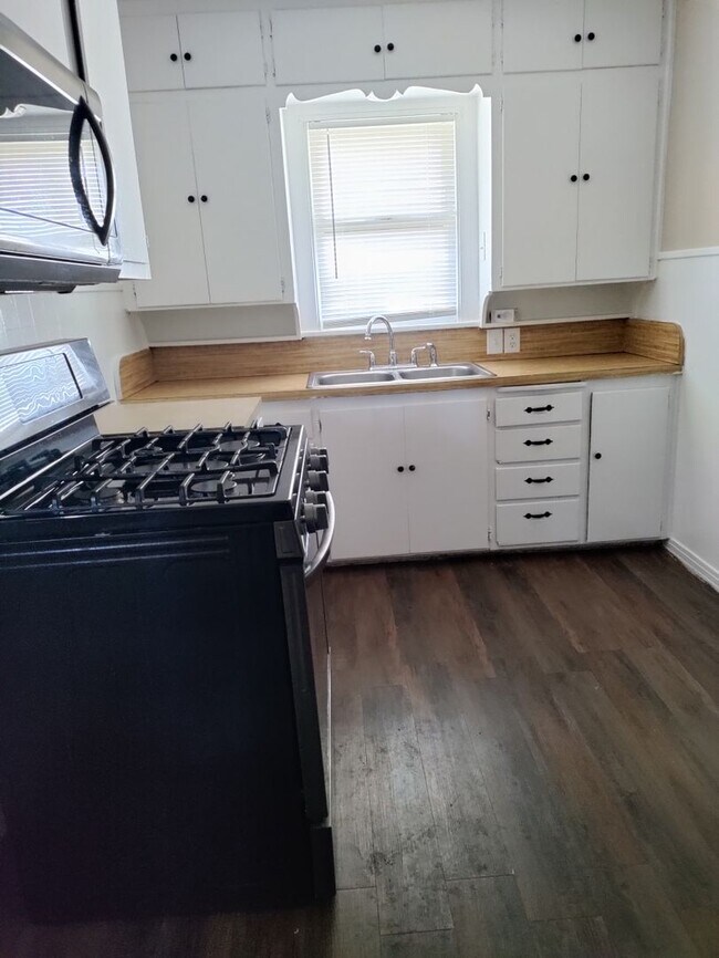 Foto del edificio - 2 bed 1 bath House