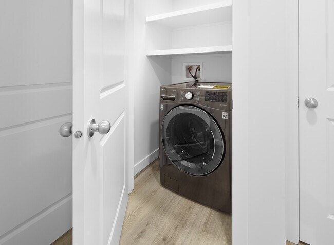 Photo du bâtiment - 3014-3169 169 St SW