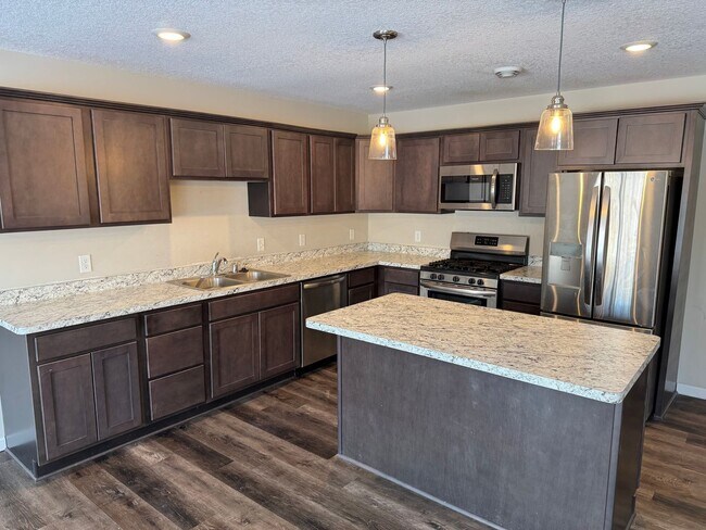 Foto del edificio - Newer Townhome- Built 2019! 3Bed/2.5Bth- F...