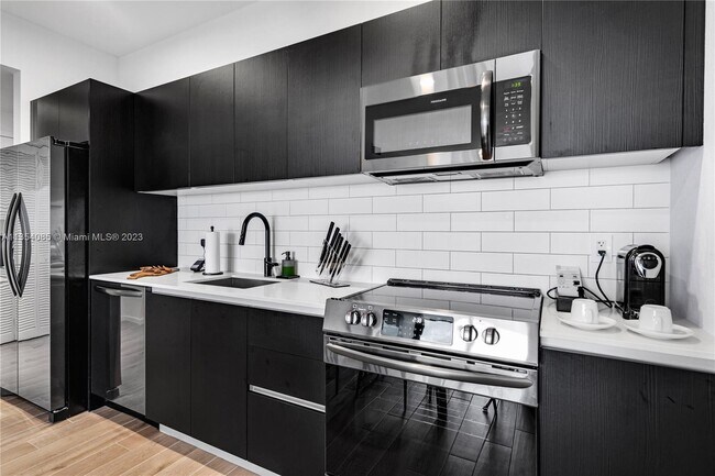 Foto del edificio - 398 NE 5th St
