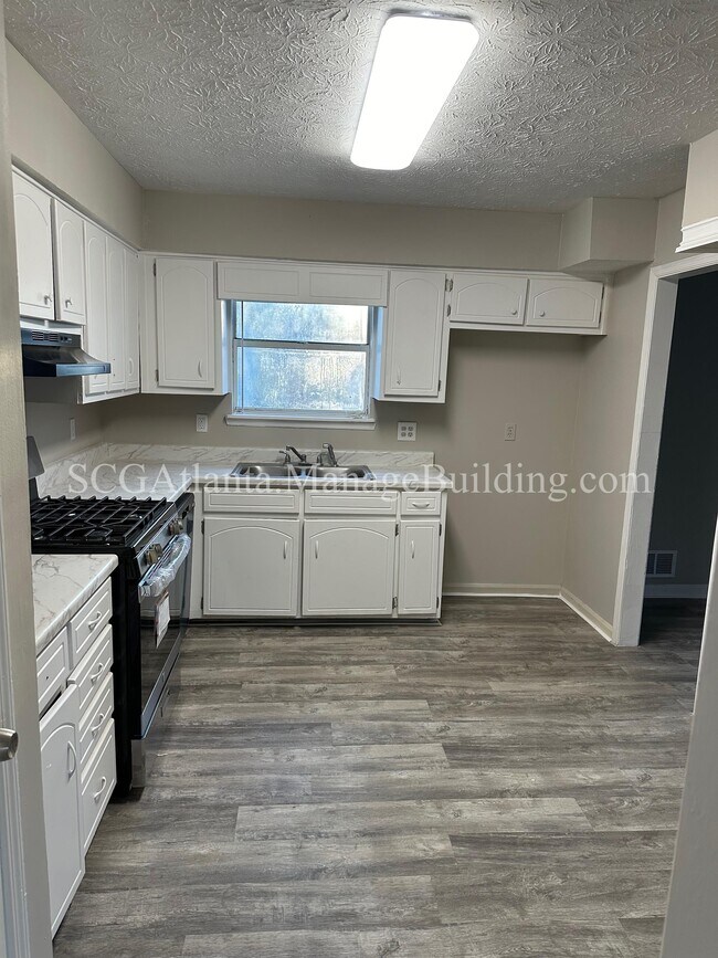Foto del edificio - 10973 Highridge Ct
