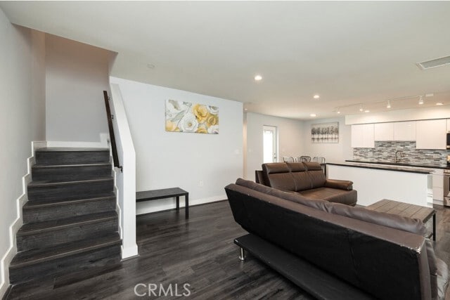 Foto principal - 2651 S Hobart Blvd