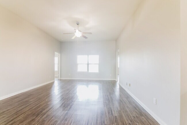 Building Photo - 1516 Millennium Dr