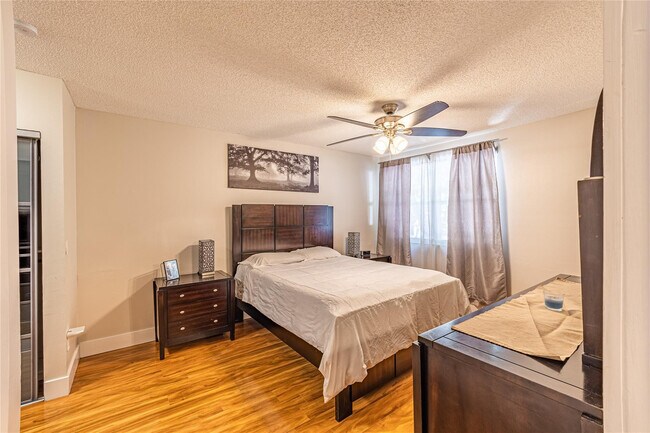 Foto del edificio - 9871 NW 2nd Ct