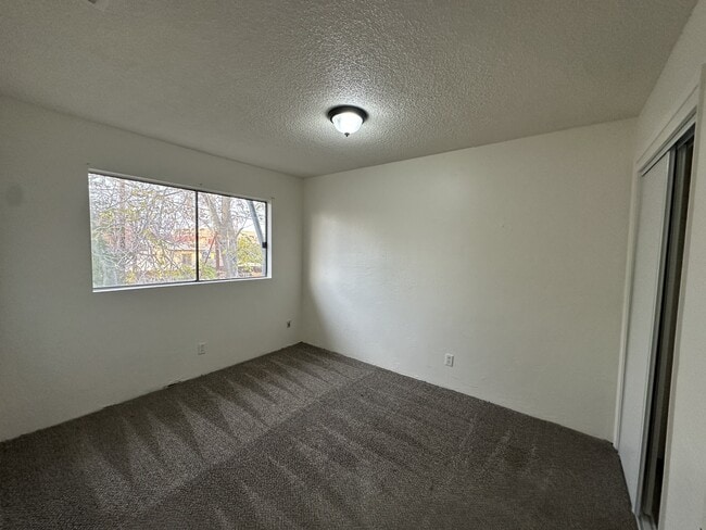 Building Photo - 116 Hughes Ave