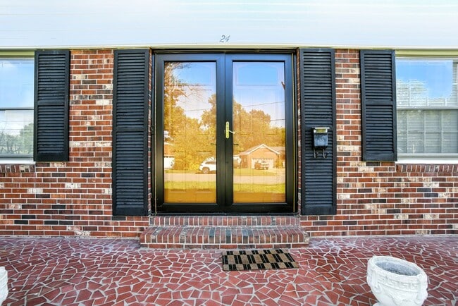 Building Photo - 24 Bohnert Dr