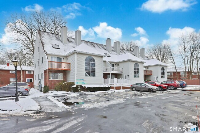 Building Photo - 3200 Madison Ave