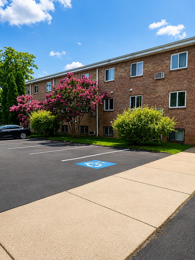 Building Photo - Palmer Court