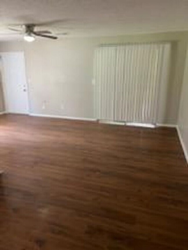 Foto del edificio - 3 Bedroom townhome in Snellville