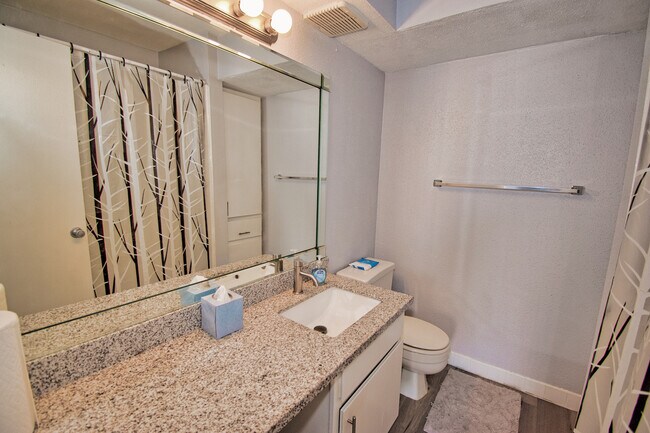 Foto del edificio - 4641 Wild Indigo St