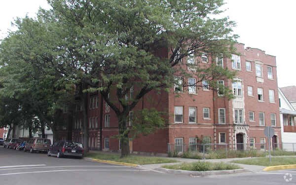 Primary Photo - 4155-57 N Bernard St